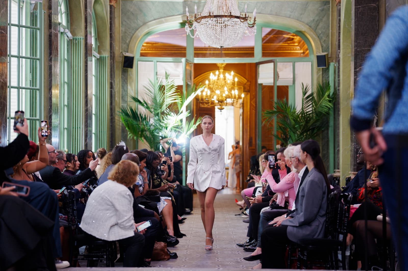 Viktory Paris Vision par Viktoryia Kukhta lors d'une soirée mode à Paris